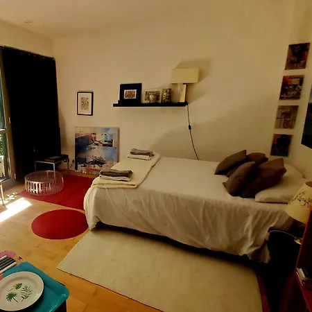 à 20eme Avec Un Petit Jardin 4* Parigi